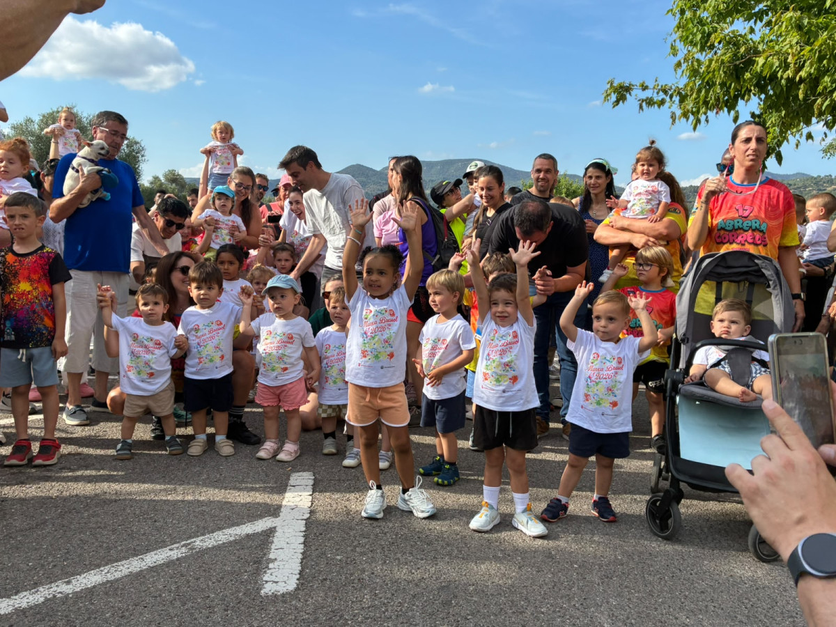 Gran èxit d'assistència i participació en la 17a Abrera Corre D9 2025 'Memorial A. Serrano', amb més de 800 participants. Gràcies, Abrera!