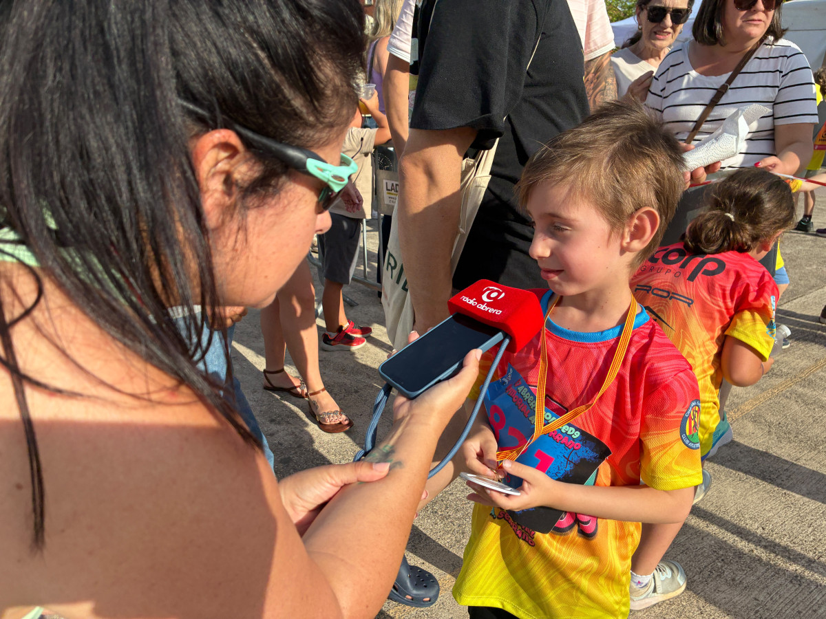 Gran èxit d'assistència i participació en la 17a Abrera Corre D9 2025 'Memorial A. Serrano', amb més de 800 participants. Gràcies, Abrera!