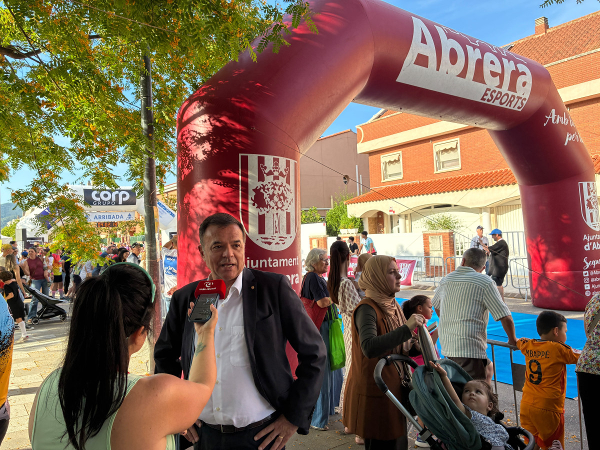 Gran èxit d'assistència i participació en la 17a Abrera Corre D9 2025 'Memorial A. Serrano', amb més de 800 participants. Gràcies, Abrera!