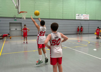 El Pavelló Esportiu Municipal d'Abrera acull amb èxit el Torneig 3x3 de bàsquet organitzat pel CB Abrera