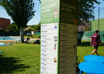 Durant tot el mes de juliol, gaudirem de les activitats de la Bibliopiscina de la Biblioteca Josep Roca i Bros a la nova zona d'ombra de la Piscina Municipal d'Estiu d'Abrera