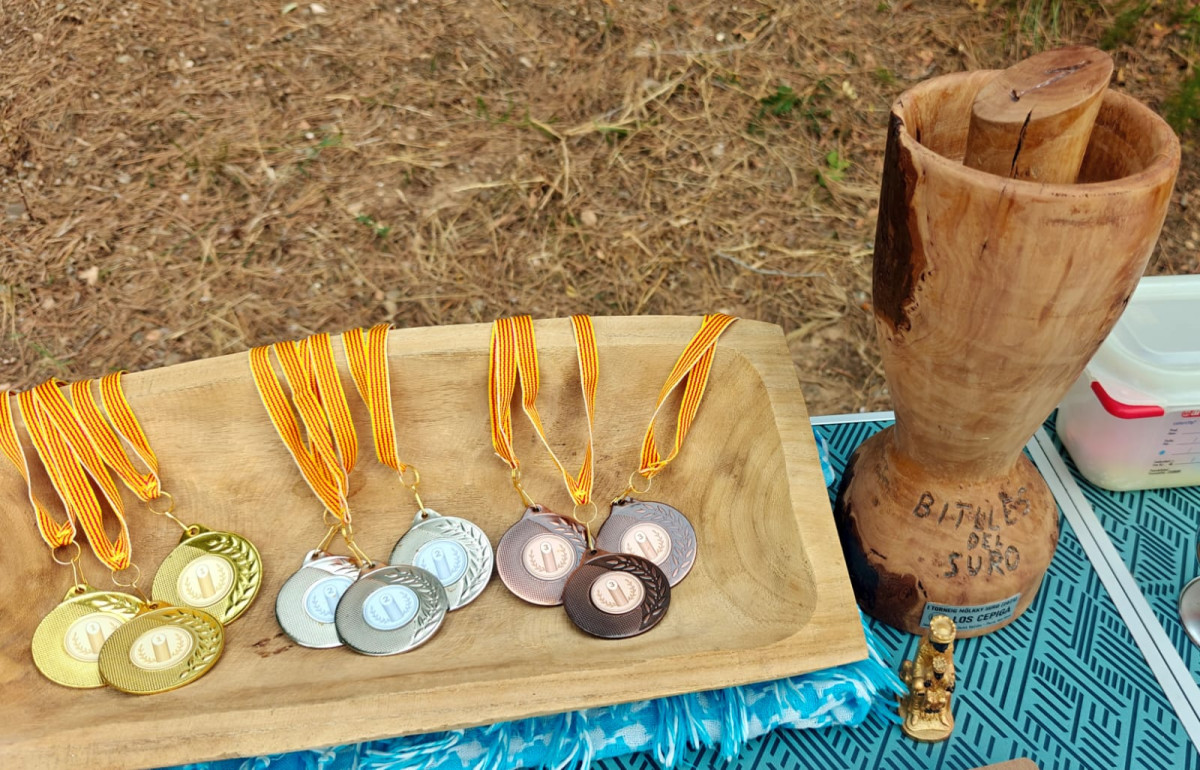 El II Torneig de Mölkky del Suro reuneix 18 equips i 43 participants en una jornada esportiva i de convivència