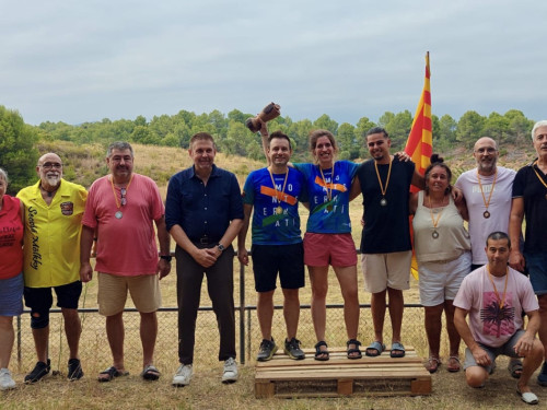 El II Torneig de Mölkky del Suro reuneix 18 equips i 43 participants en una jornada esportiva i de convivència