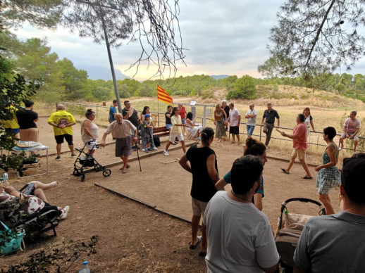 El II Torneig de Mölkky del Suro reuneix 18 equips i 43 participants en una jornada esportiva i de convivència