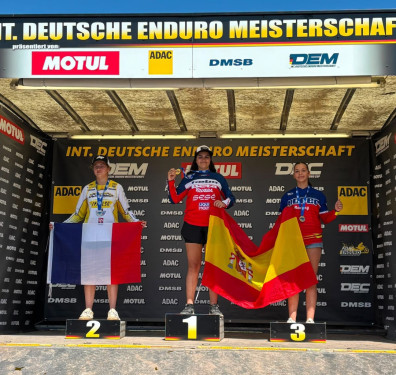 Felicitem la pilot abrerenca Adela Godino per proclamar-se campiona d’Europa de la Mini Enduro Cup femenina 125 cc. Enhorabona campiona!