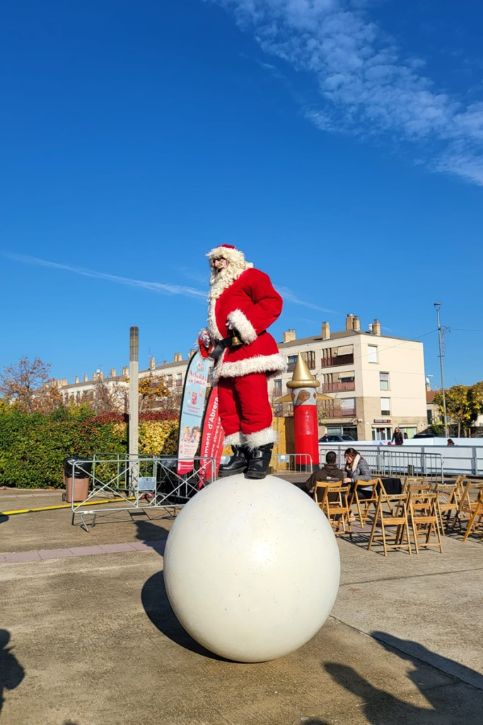 Per Nadal, torna't a il·lusionar a Abrera, amb un munt de propostes per gaudir de les festes al nostre municipi! Fira de Nadal 2022