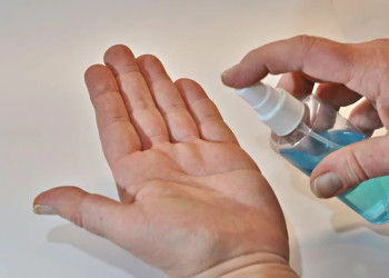 Recomanacions per anar a fer la compra i com podem desinfectar correctament els aliments quan arribem a casa