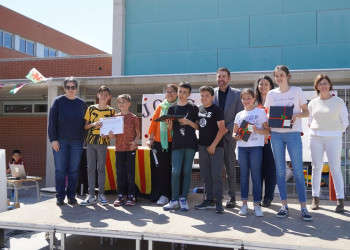 Els centres educatius abrerencs celebren la Diada de Sant Jordi amb Jocs Florals, activitats i la participació de les associacions de mares i pares. Escola Ernest Lluch