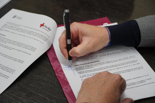 Signem novament el conveni de col·laboració amb Creu Roja del Baix Llobregat Nord per al foment del projecte 