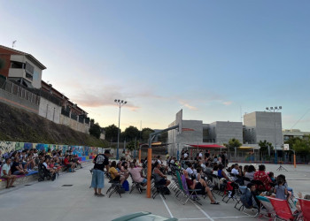 Cloem les activitats 'Can Morral en família', amb la sessió de cinema a la fresca al pati de l'Escola Josefina Ibáñez d'Abrera