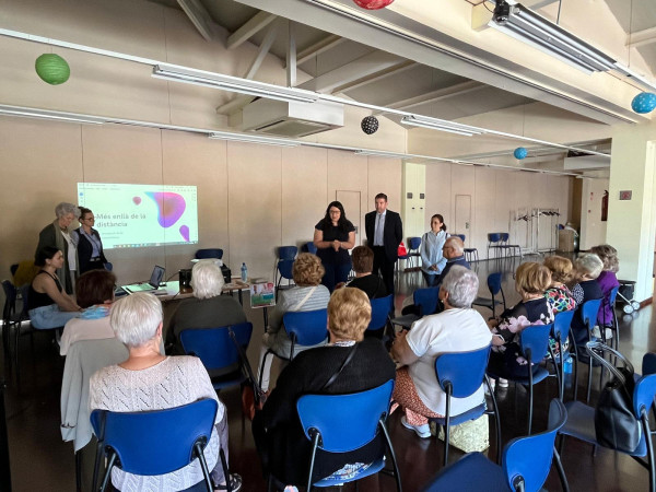 La Setmana de la Gent Gran d'Abrera torna a comptar enguany amb diferents activitats programades des d'aquest dimarts 21 al divendres 31 de maig de 2024. Xerrada 'Com em pot ajudar el servei de teleassistència?'