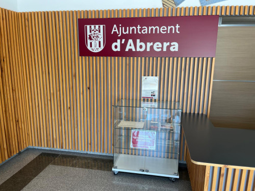 Commemorem el Dia Internacional dels Arxius amb una mostra de l'Arxiu Històric d'Abrera al vestíbul de l’Ajuntament