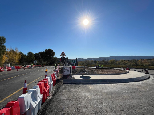 Segueixen a bon ritme les obres de la nova rotonda per a la millora de la intersecció de les carreteres BV-1201 i BV-1202, als barris de Vilalba