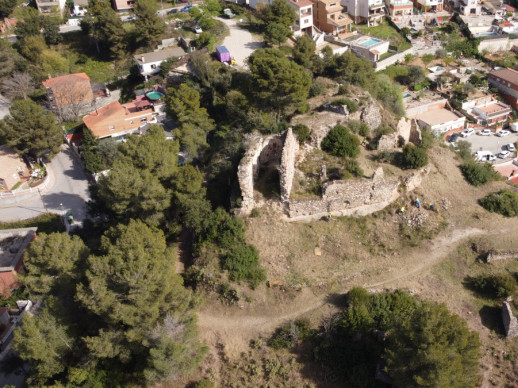 Iniciem les obres de obres de consolidació estructural del Castell de Voltrera d'Abrera 00