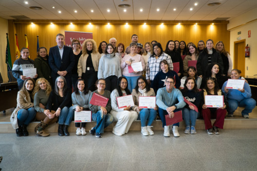 A Abrera apostem per la formació! Lliurem els diplomes acreditatius a l'alumnat de diversos cursos del Departament de Promoció Econòmica - FOTO FINAL GRUPAL