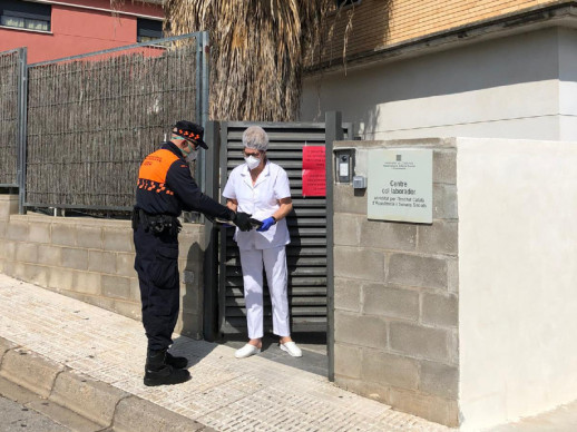 Donem 340 mascaretes a la residència Canigó del nostre municipi
