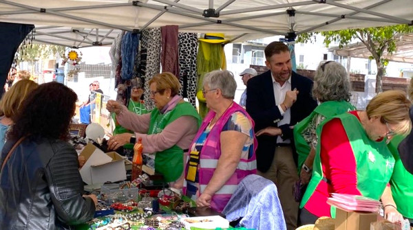 El viatge solidari i la parada de la Junta Local d'Abrera de l'AECC recapten més de 700 € contra el càncer de mama